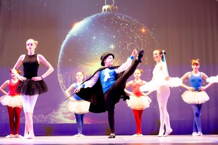 BALET HRESTAČ 16.12.2023 - ČArovnik in igrače-3291